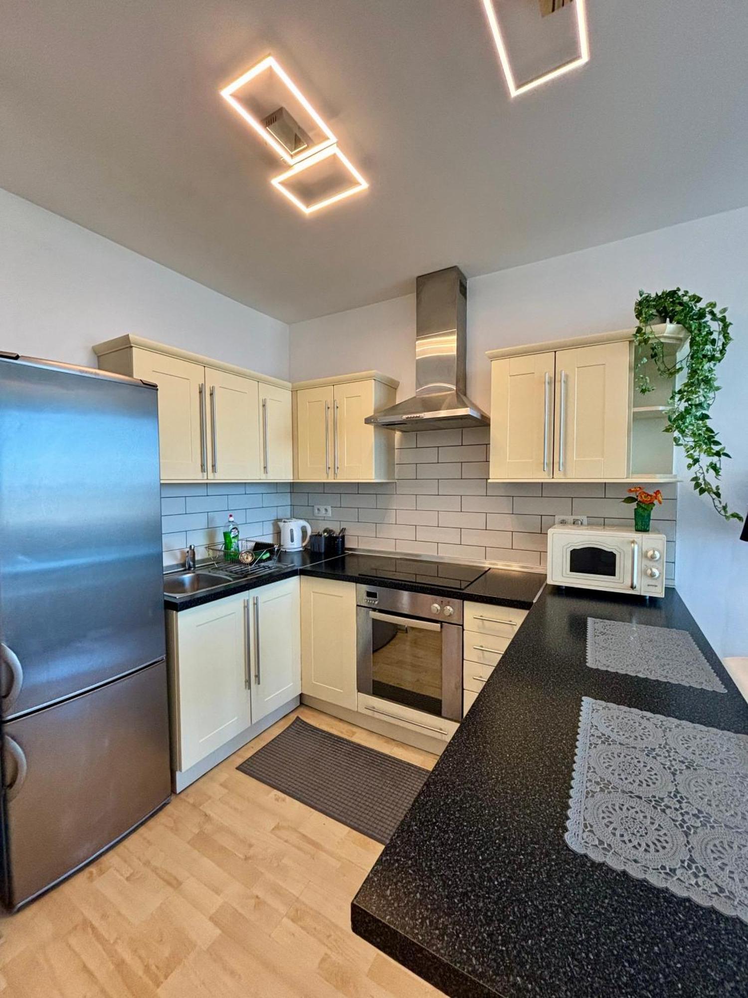 Three Towers With Beautiful View And Parking! Apartman Pozsony Kültér fotó
