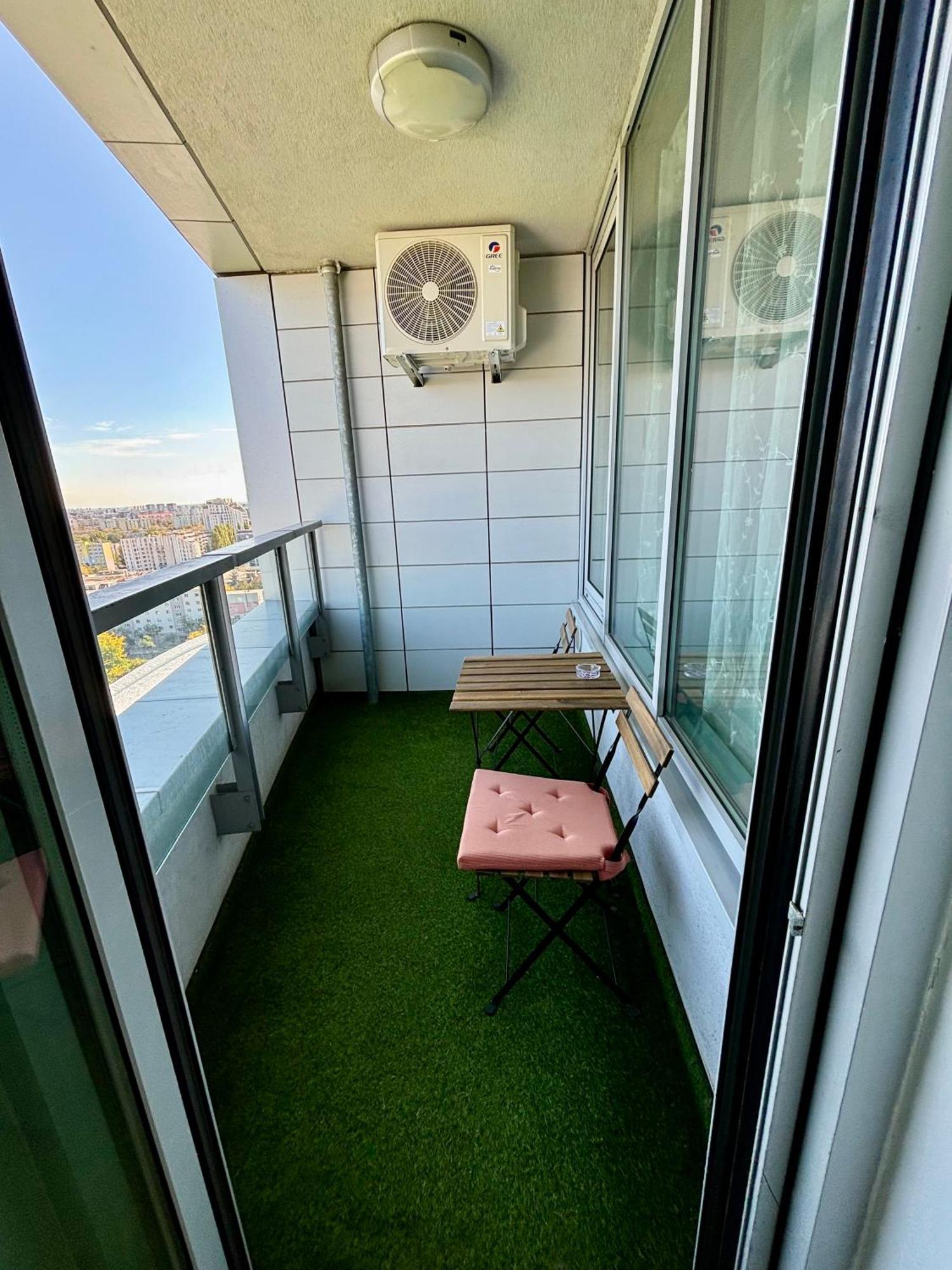 Three Towers With Beautiful View And Parking! Apartman Pozsony Kültér fotó